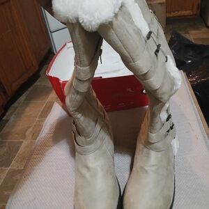 Hot Cakes Cream Winter Boots with Fur Trim
